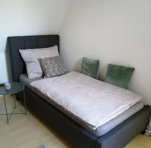 Bei Schloss * Ulmerfeld